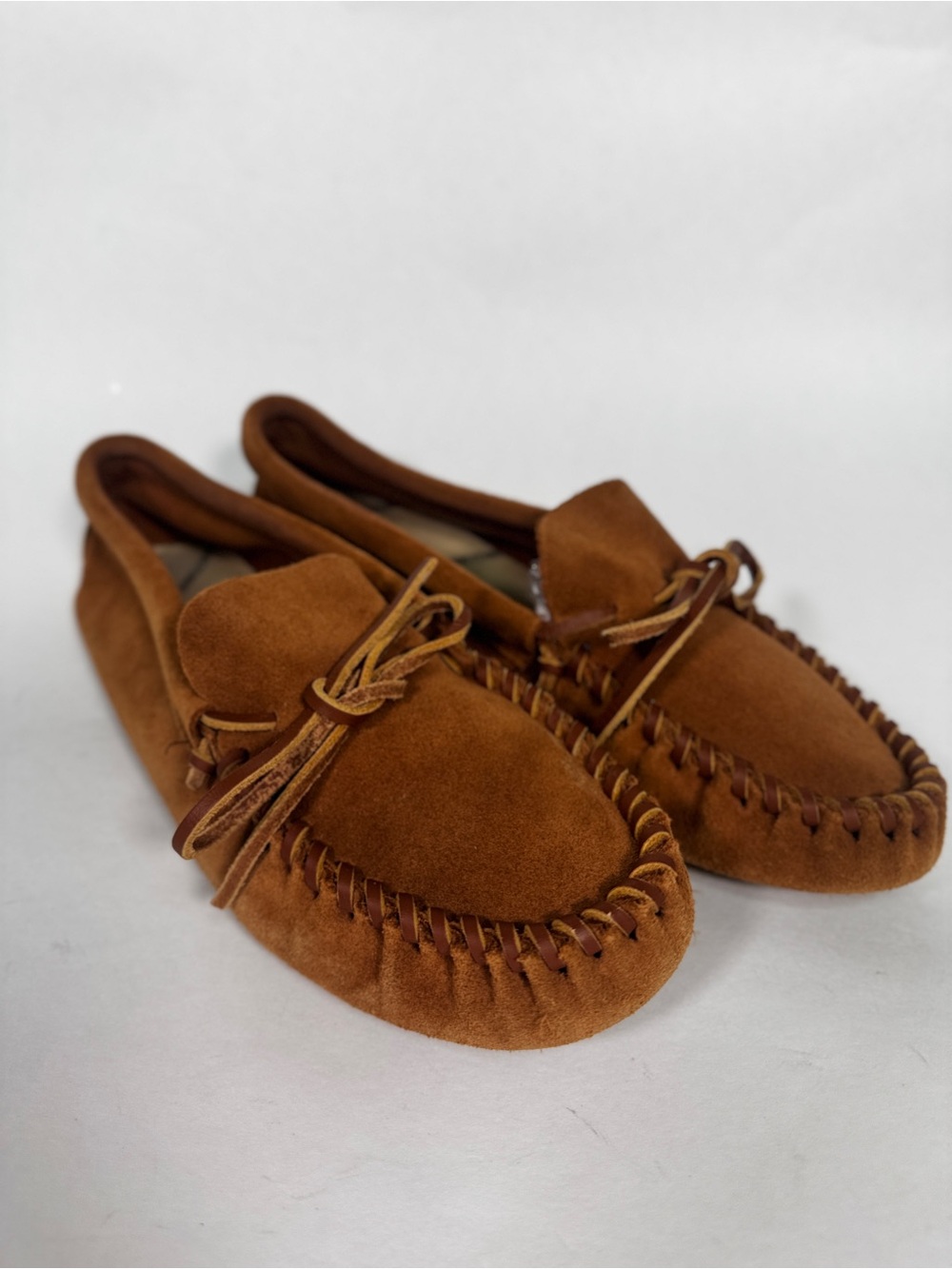 Minnetonka 703 Men’s 9.5 Brown Suede Leather Soft Sole Moccasins